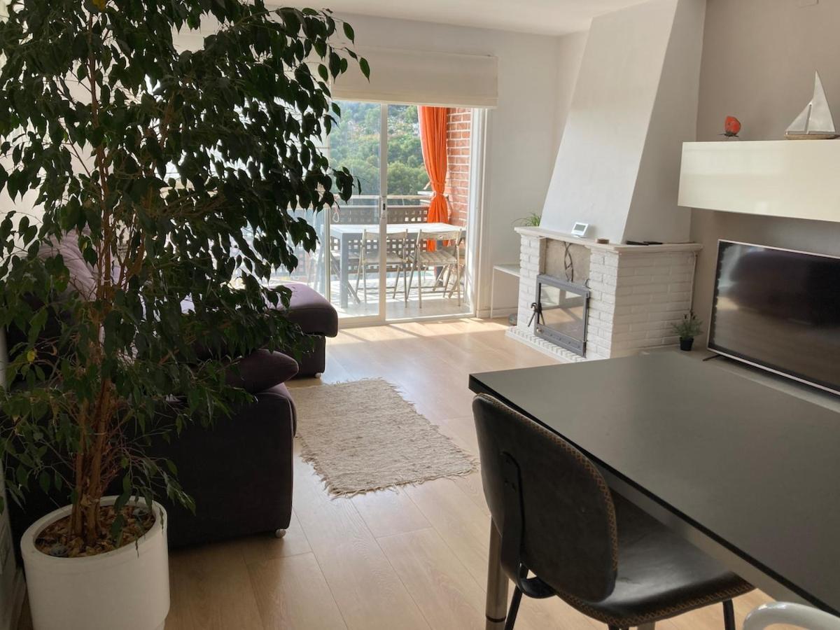 Apartamento Con Vistas Al Mar Castelldefels Luaran gambar