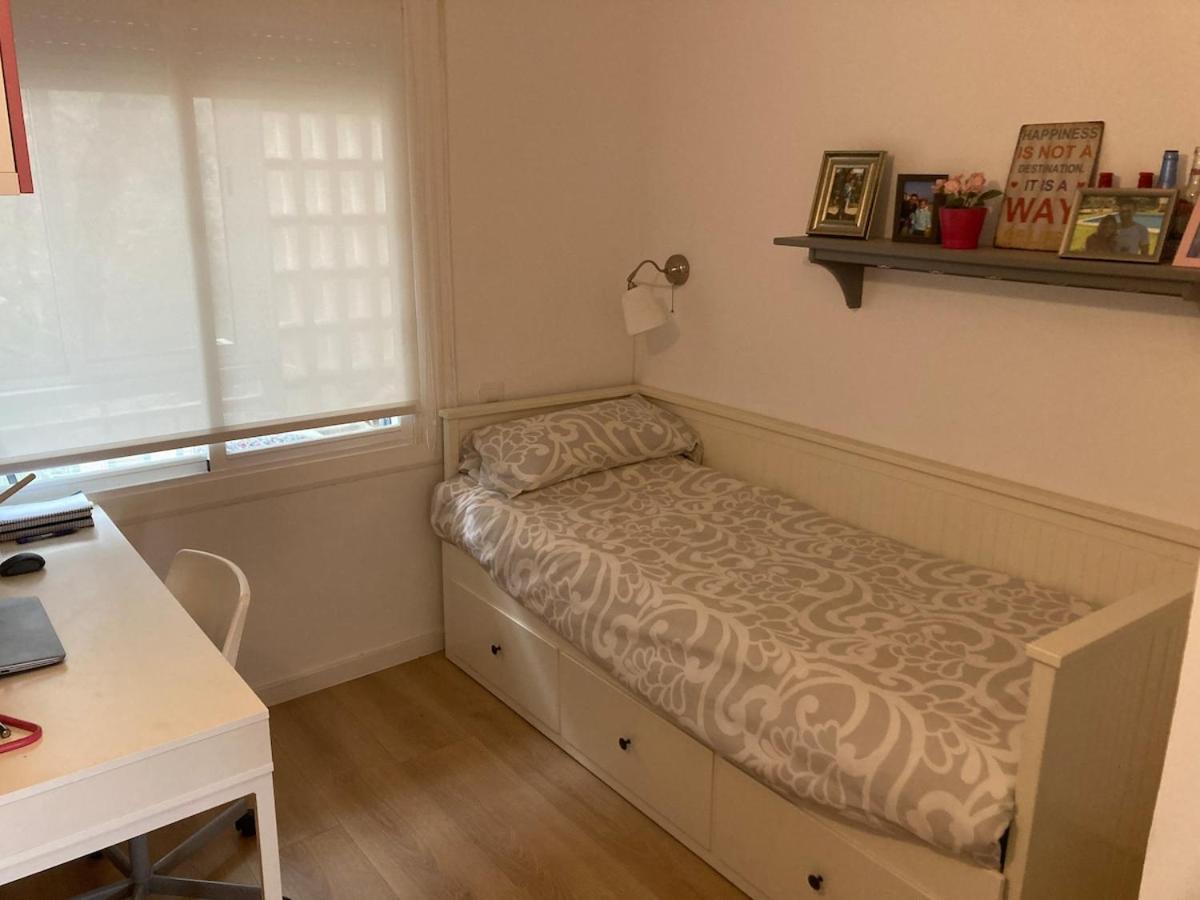 Apartamento Con Vistas Al Mar Castelldefels Luaran gambar