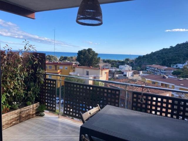 Apartamento Con Vistas Al Mar Castelldefels Luaran gambar